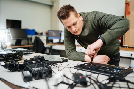 The IT devices are reconditioned at AfB in a certified process.