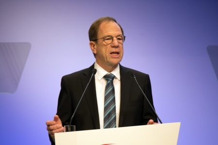 Dr. Reinhard Ploss, Vorstandsvorsitzender der Infineon Technologies AG, bei seiner Rede auf der Hauptversammlung 2020.