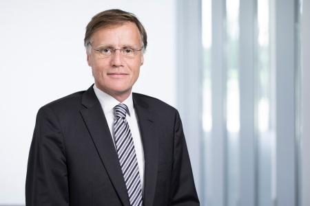 Jochen Hanebeck, Chief Operations Officer (COO)